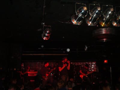 Glasseater live at 929 Cafe, 26 January 2003