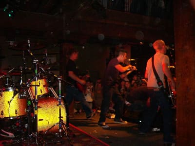 Yellowcard live